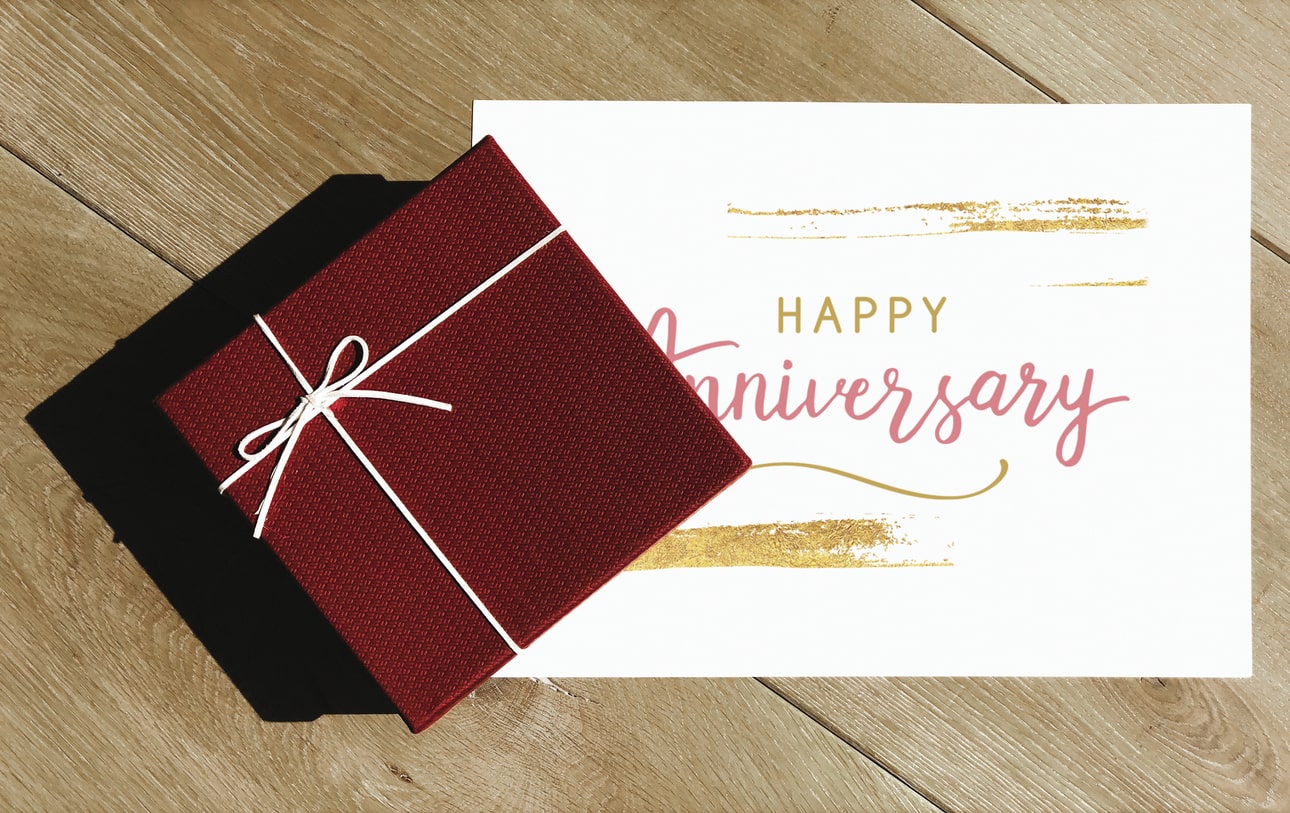 Wedding Anniversary Gifts by Year: The First Decade — Jennings Trace